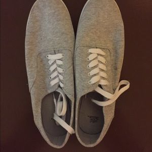 NWOT Womens Size 11 Sneakers